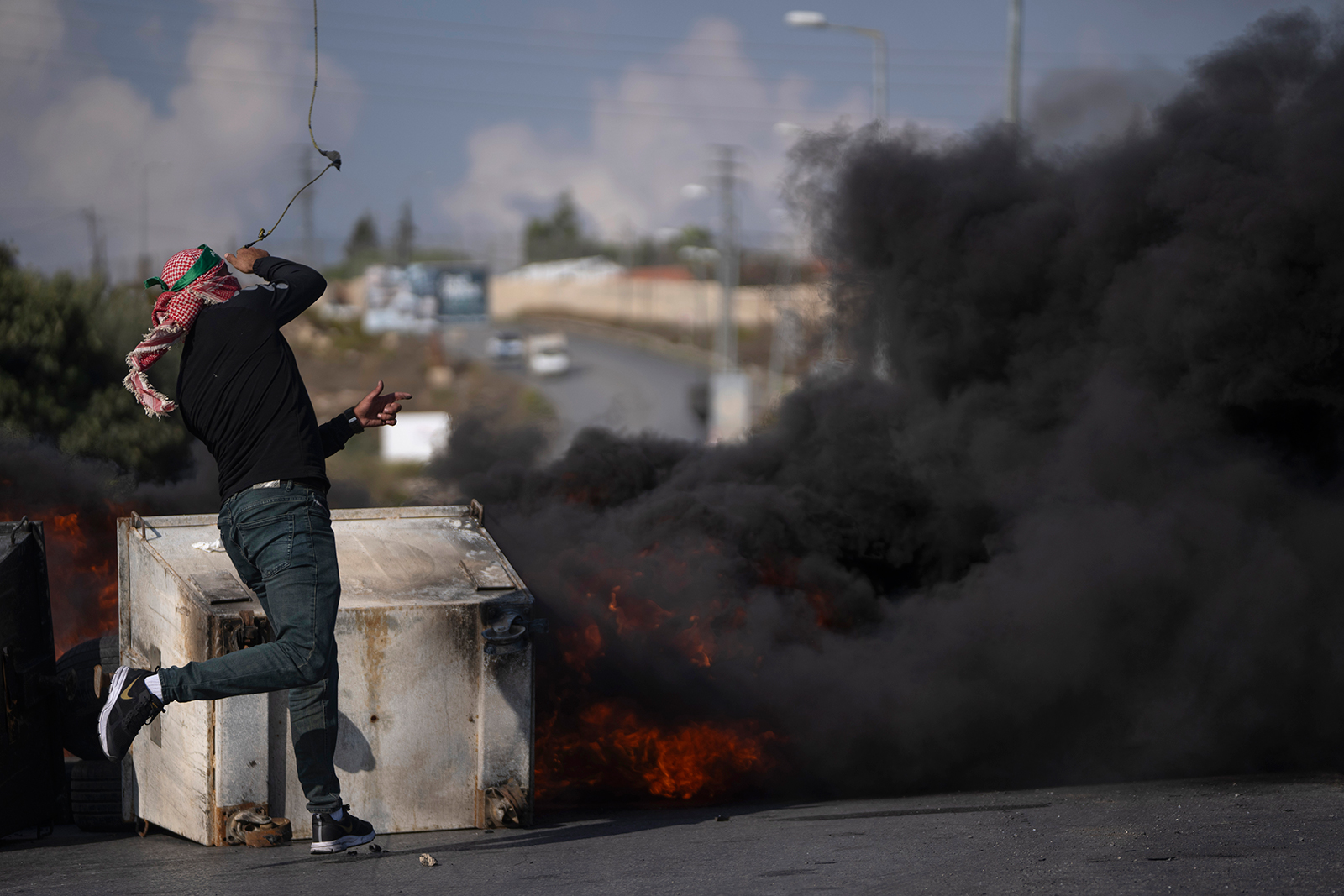وفاة 10 فلسطينيين خلال مواجهات مع إسرائيليين في الضفة الغربية