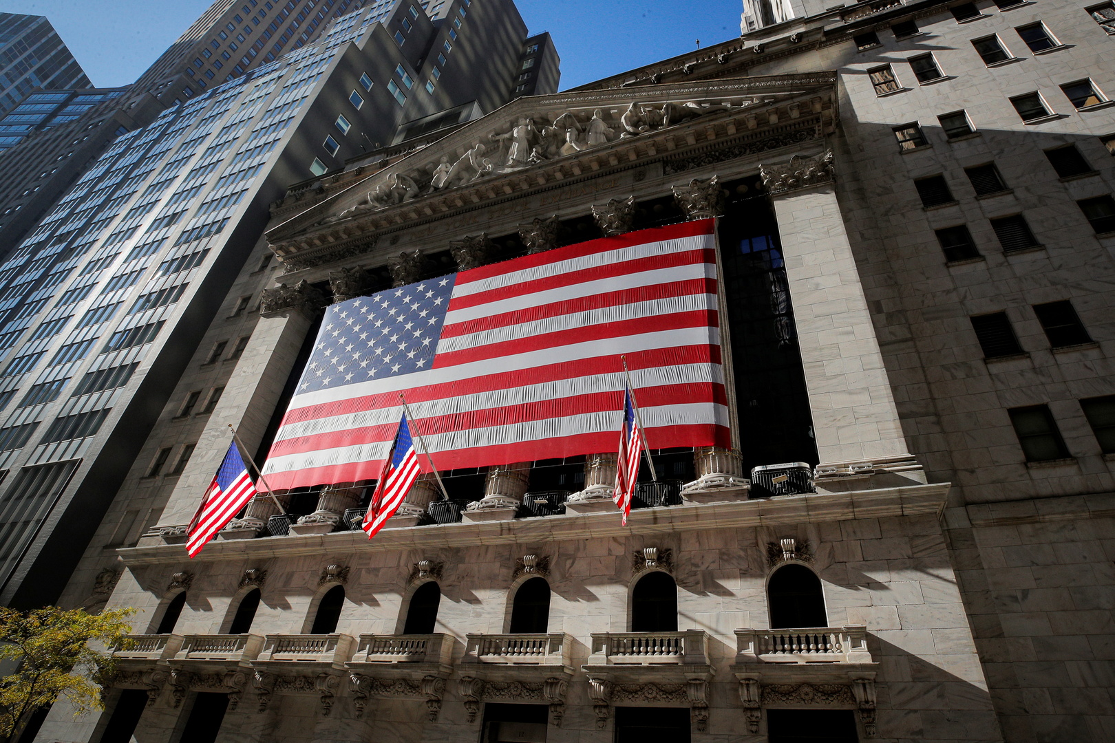 الأسهم الأمريكية «تنتعش» بدعم الأرباح وتراجع عوائد سندات الخزانة