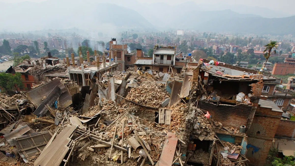 ارتفاع حصيلة قتلى الزلزال في نيبال إلى 56 شخصاً