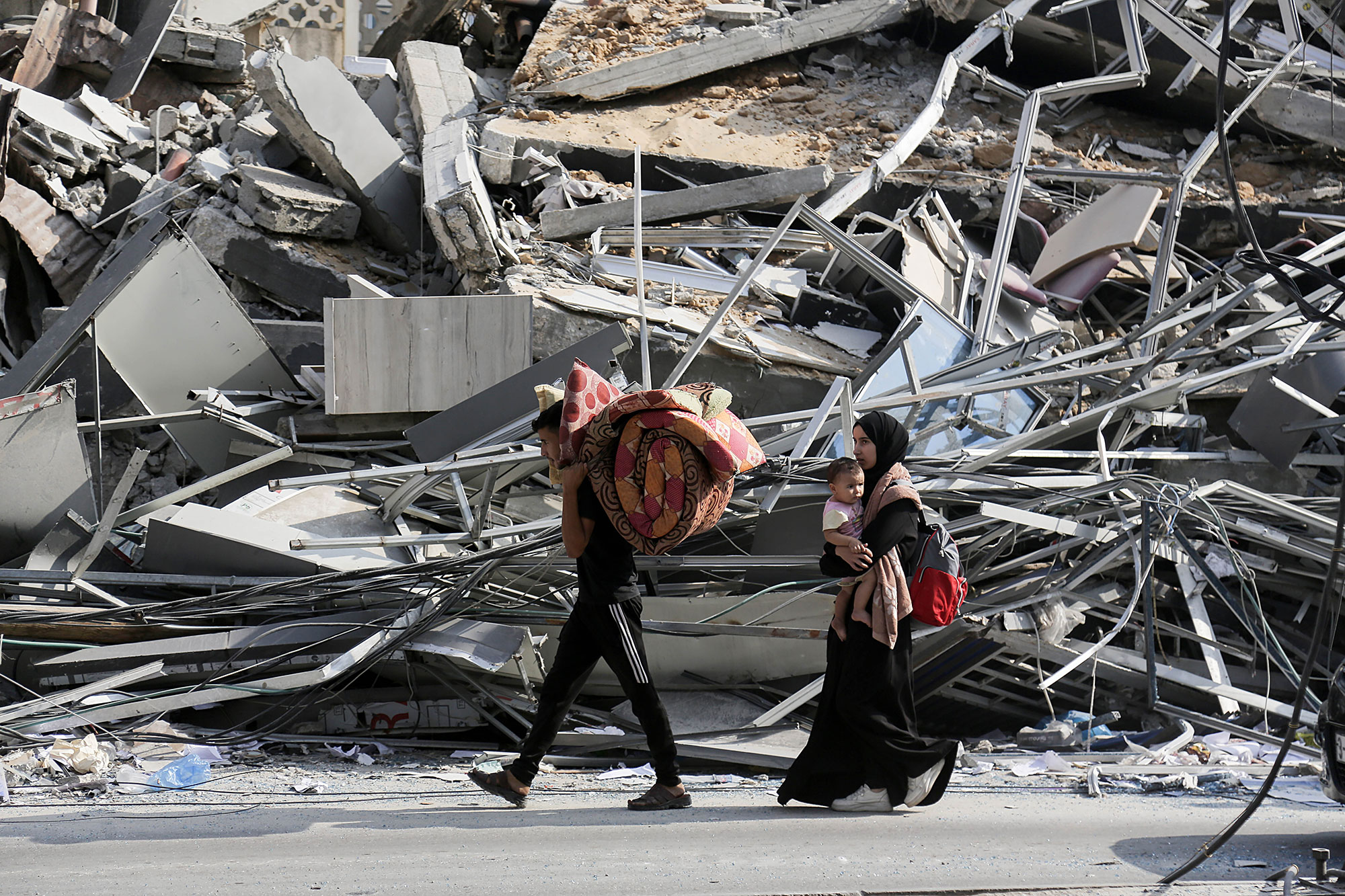 الصليب الأحمر يحذر : النظام الصحي في غزة بلغ نقطة اللاعودة