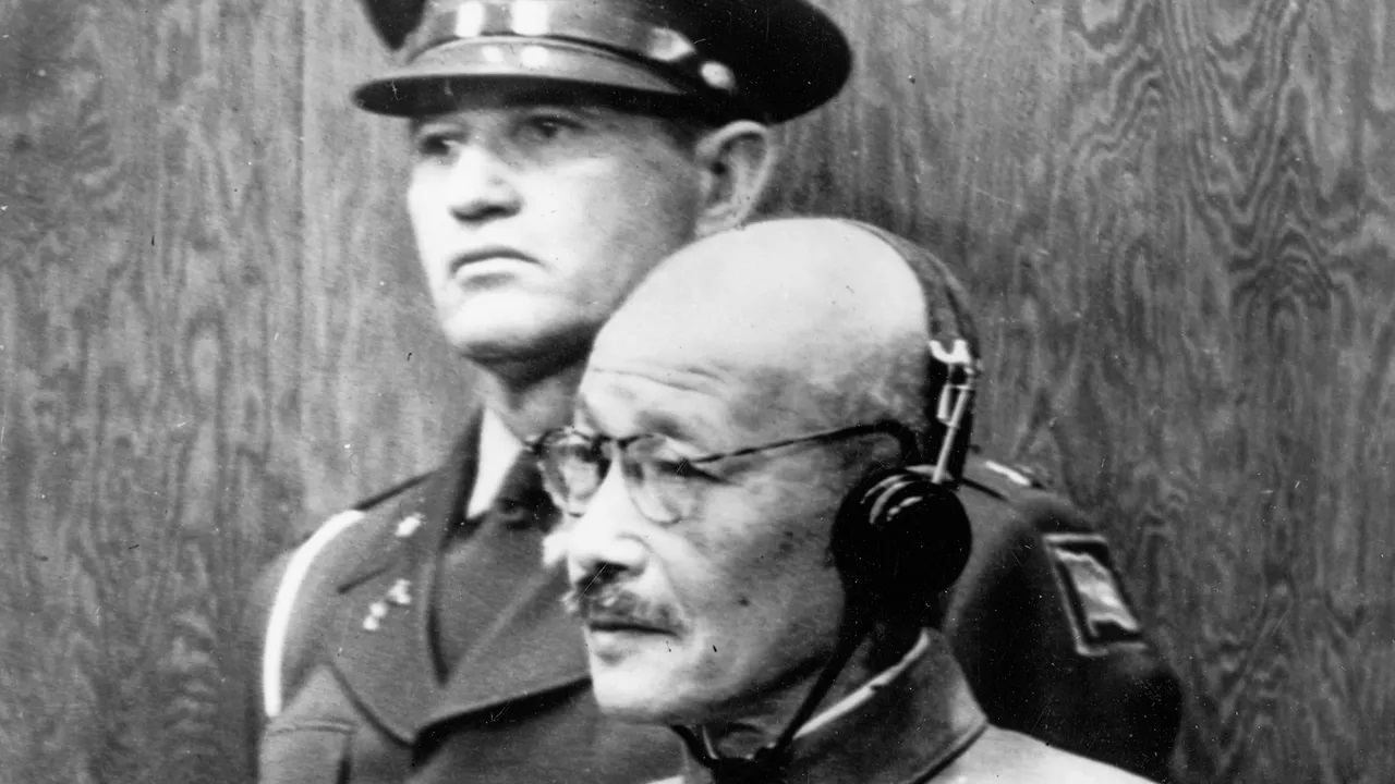 الصورة : 1948 صدور حكم بالإعدام على رئيس الوزراء الياباني أثناء الحرب العالمية الثانية، الجنرال هيديكي توغو.