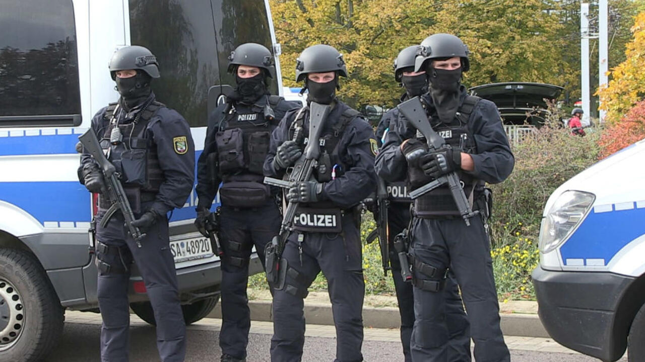 الشرطة الألمانية توقف موكباً لحفل زفاف بعد إطلاق طلقات من مسدس صوت