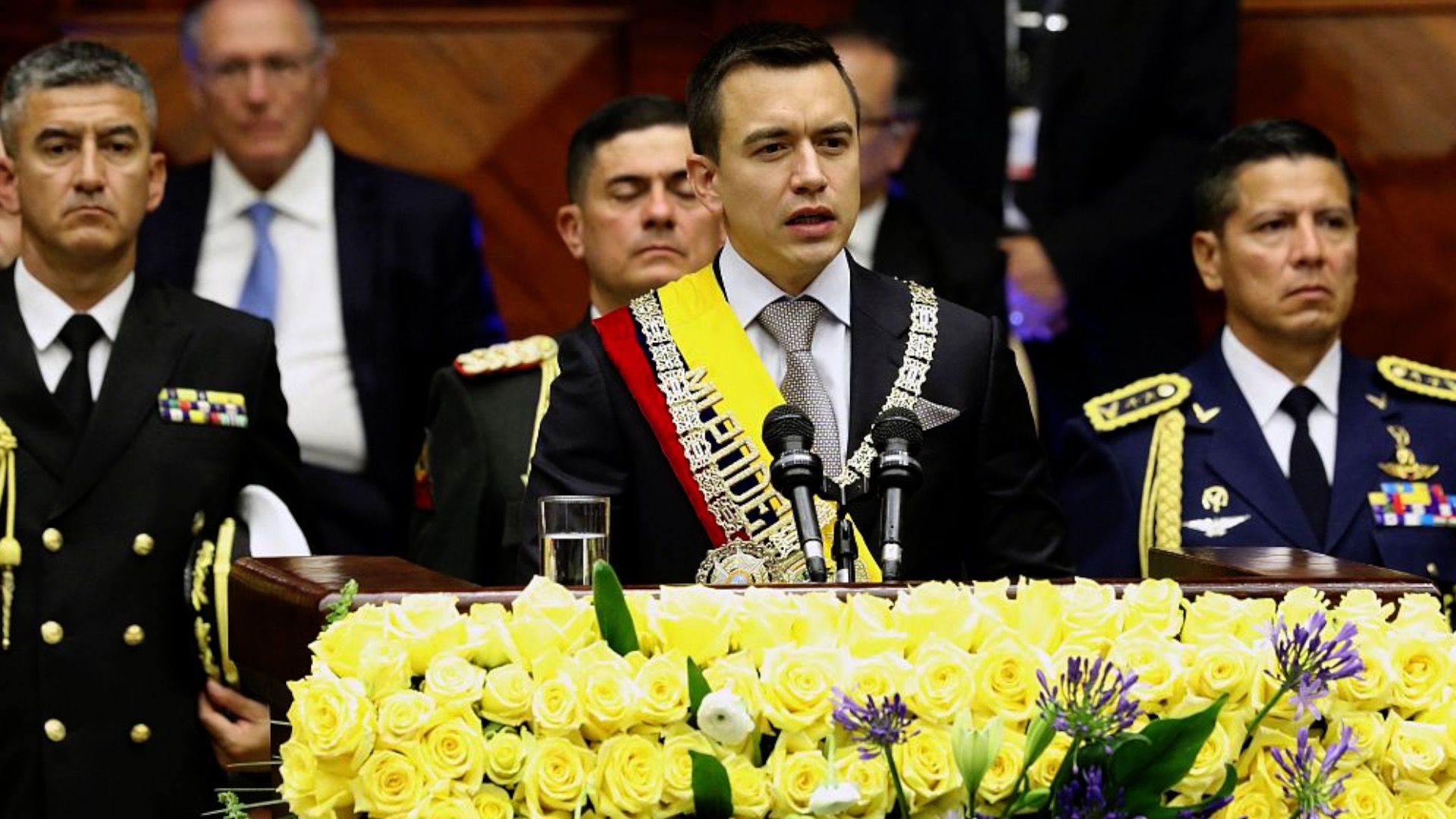 وسط تناحر العديد من العصابات .. أصغر رئيس في تاريخ الأكوادور يعد بالتغيير