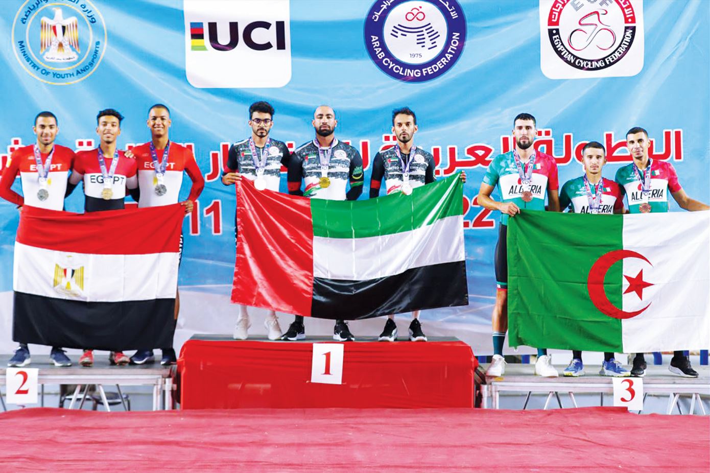 16 ميدالية ملونة للإمارات في «عربية الدراجات للمضمار»