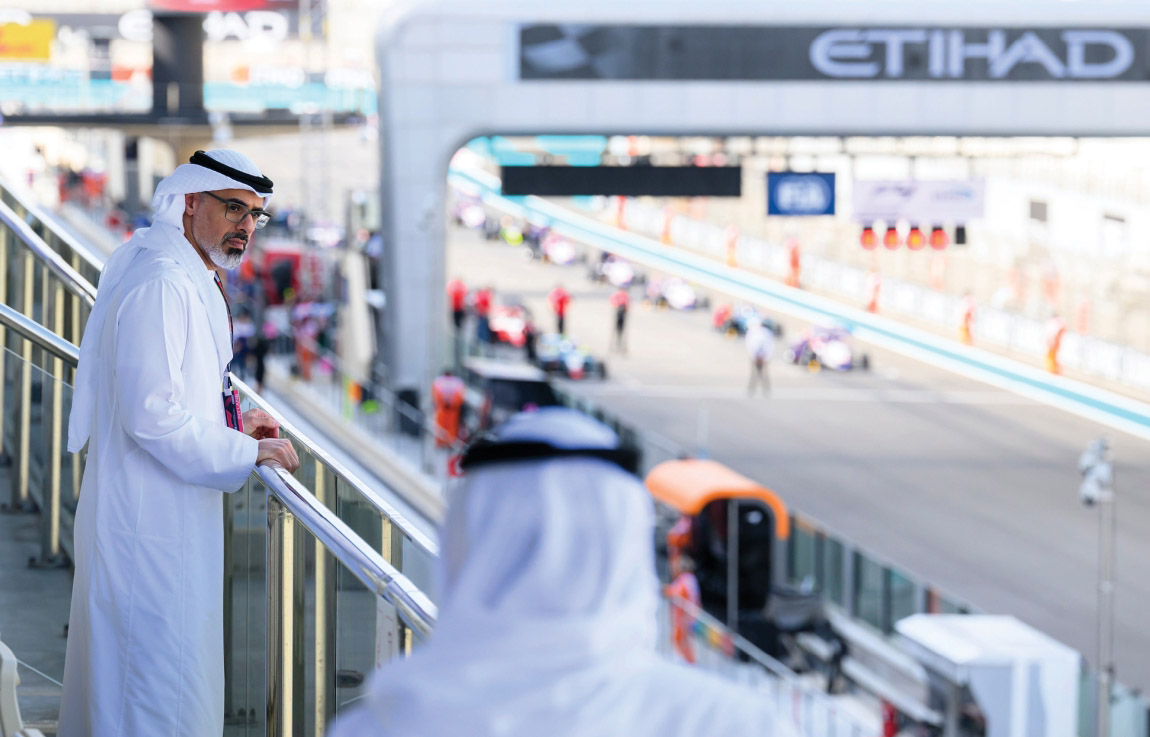 خالد بن محمد بن زايد يشهد فعاليات سباق جائزة الاتحاد للطيران الكبرى للفورمولا 1 في نسختها الـ 15