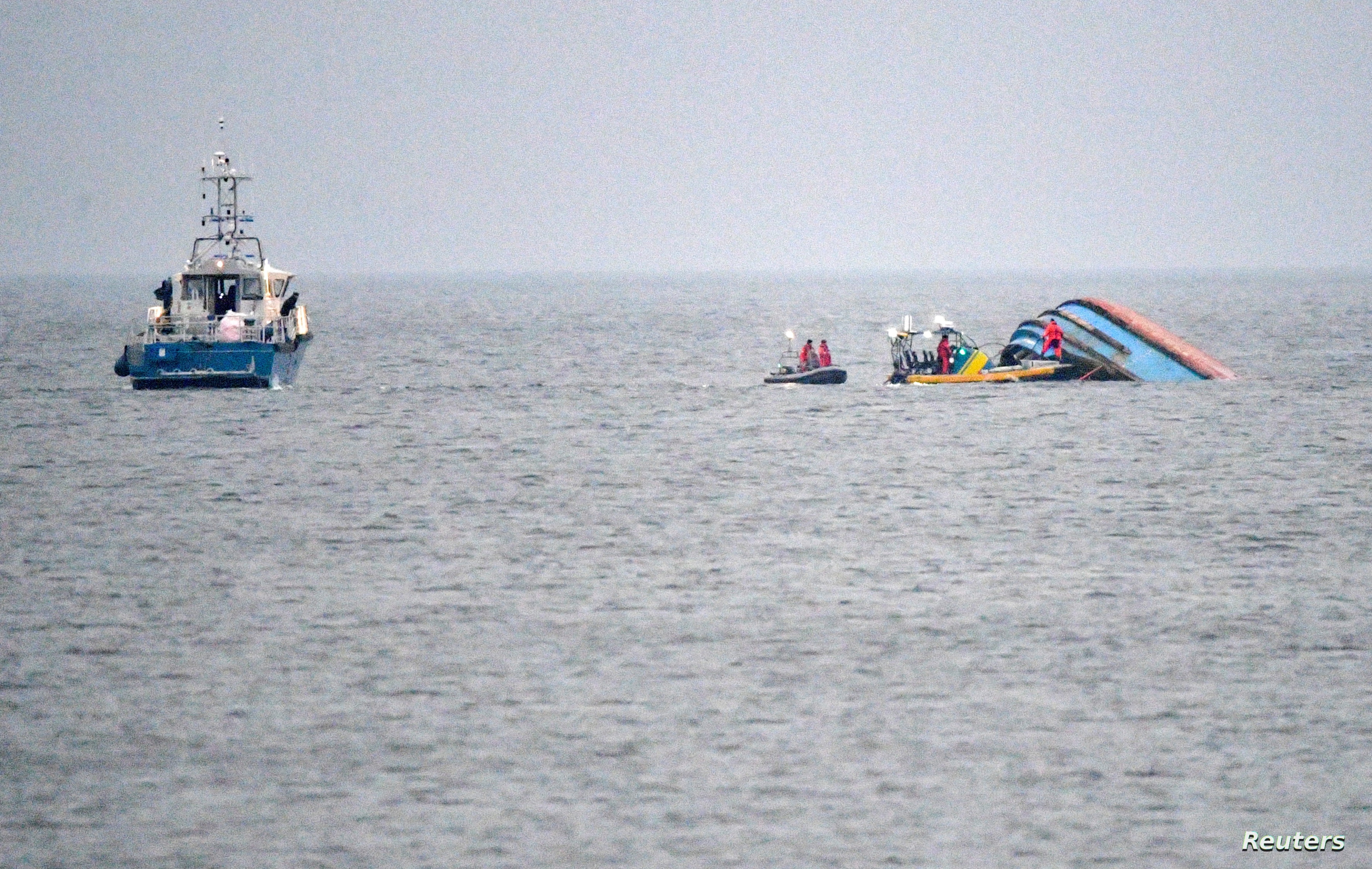 فقدان 13 شخصاً غالبيتهم من مصر.. غرق سفينة شحن قبالة سواحل اليونان