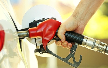 الصورة: الصورة: انخفاض أسعار الوقود خلال ديسمبر 2023
