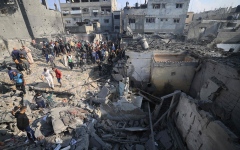 الصورة: الصورة: وزارة الصحة في غزة تعلن مقتل 178 فلسطينيا وإصابة 500 خلال القصف الإسرائيلي بعد انتهاء الهدنة