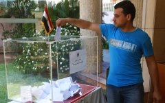الصورة: الصورة: «مصريو الخارج» يقترعون في الانتخابات الرئاسية