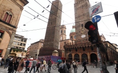 الصورة: الصورة: إعلان حالة التأهب في إيطاليا بسبب برج تاريخي آيل للانهيار