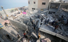 الصورة: الصورة: ارتفاع حصيلة القصف الإسرائيلي على غزة إلى 15523 قتيلاً منذ بدء الحرب