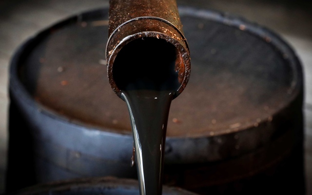 الصورة: الصورة: النفط يرتفع مع عودة التوتر في الشرق الأوسط مطلع الأسبوع
