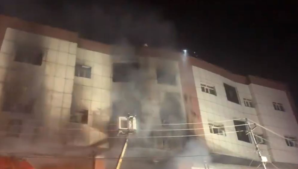 32 قتيلاً وجريحاً في حريق بمبنى سكني جامعي في شمال العراق