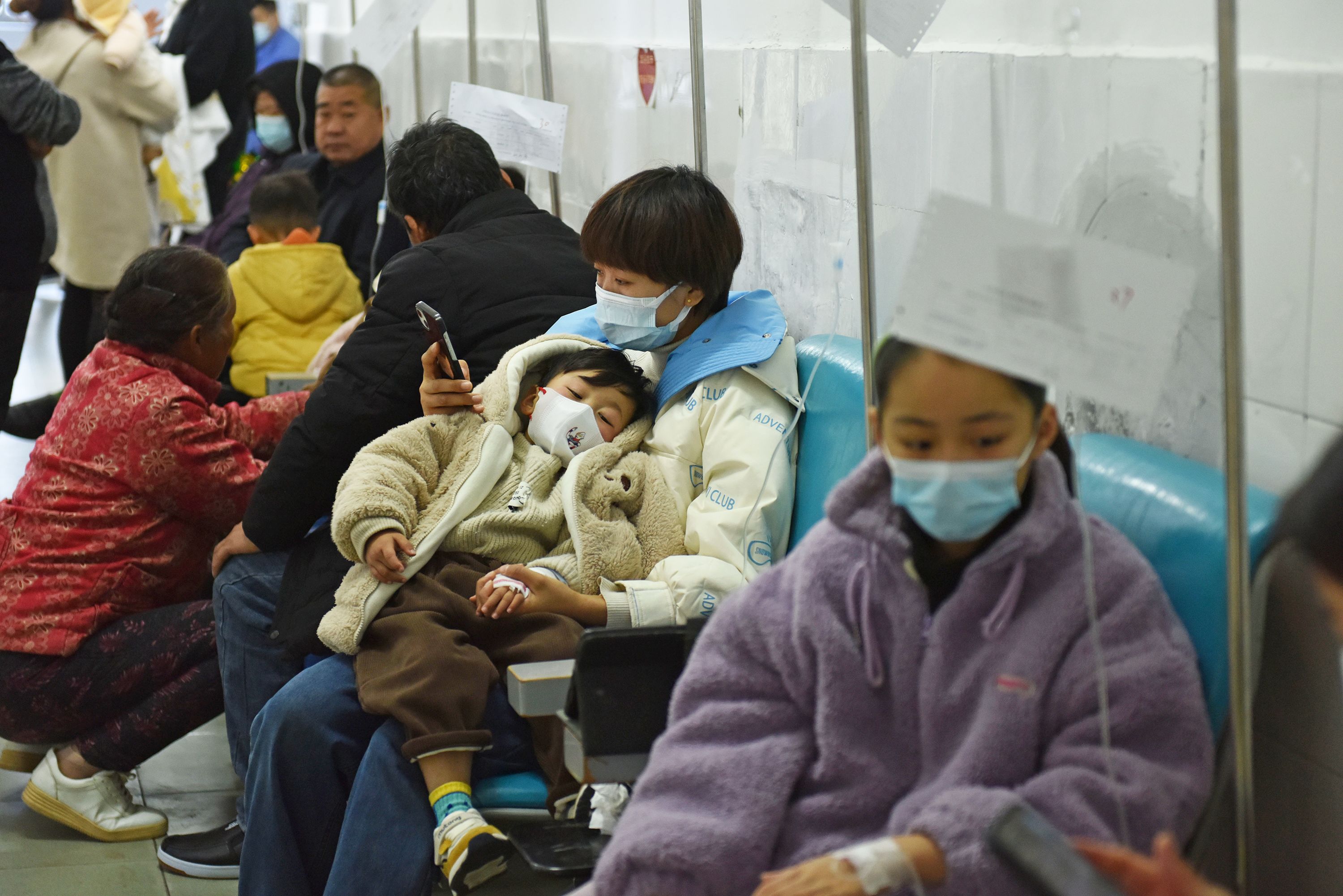 الصين تعلن تراجع عدد إصابات أمراض الجهاز التنفسي بين الأطفال