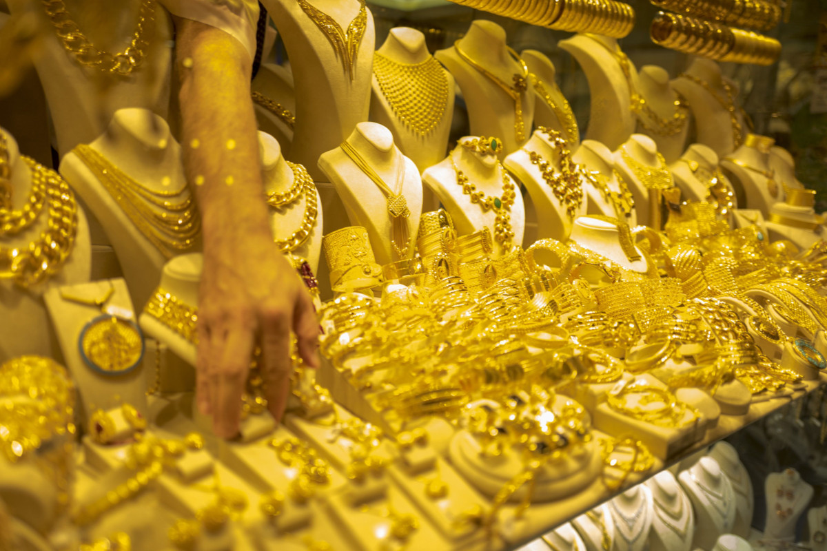 أسعار الذهب في مصر إلى مستوى تاريخي.. والمحلات توقف البيع