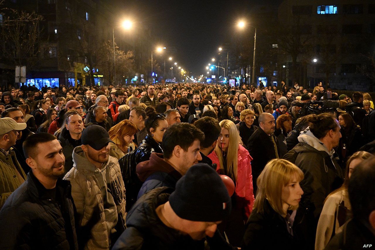 الاحتجاجات تتجدد في بلغراد.. وروسيا تتهم الغرب بزعزعة الاستقرار