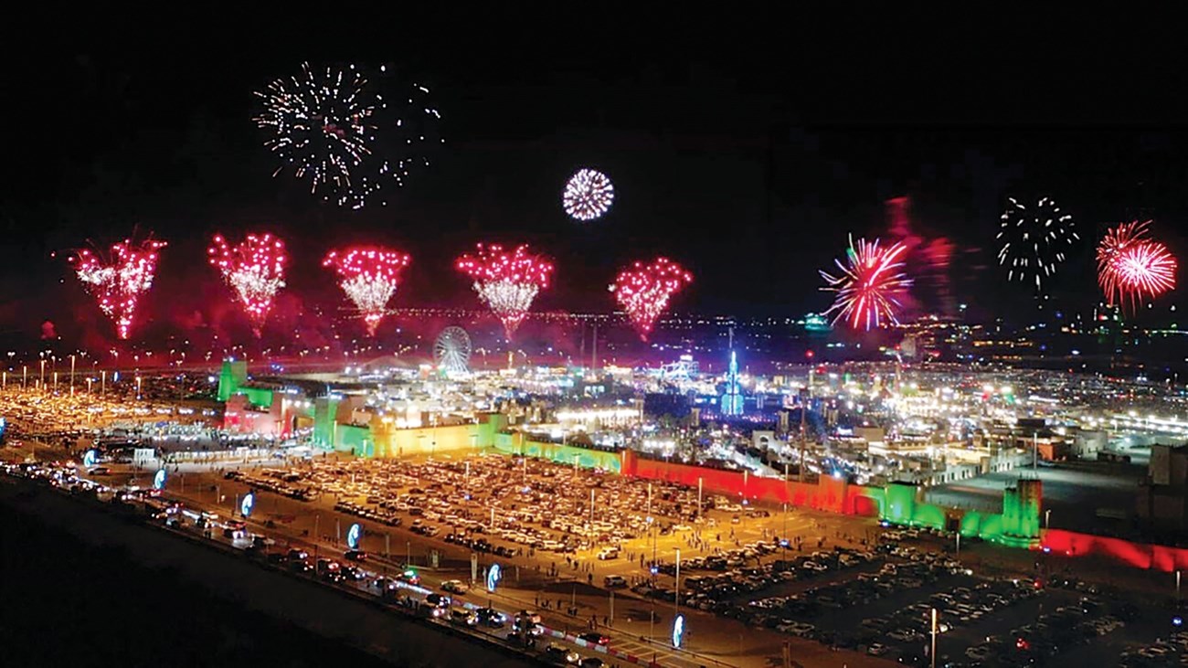 بشهادة «غينس» .. مهرجان الشيخ زايد وجهة عالمية لأضخم عروض الألعاب النارية ليلة رأس السنة