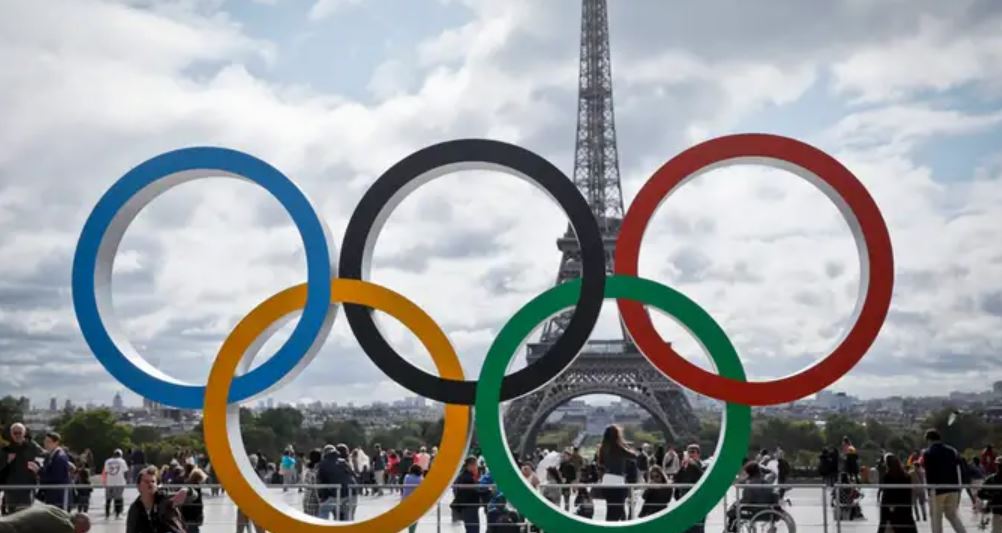 الرئيس الفرنسي إيمانويل ماكرون يطلق العد التنازلي لأولمبياد باريس 2024