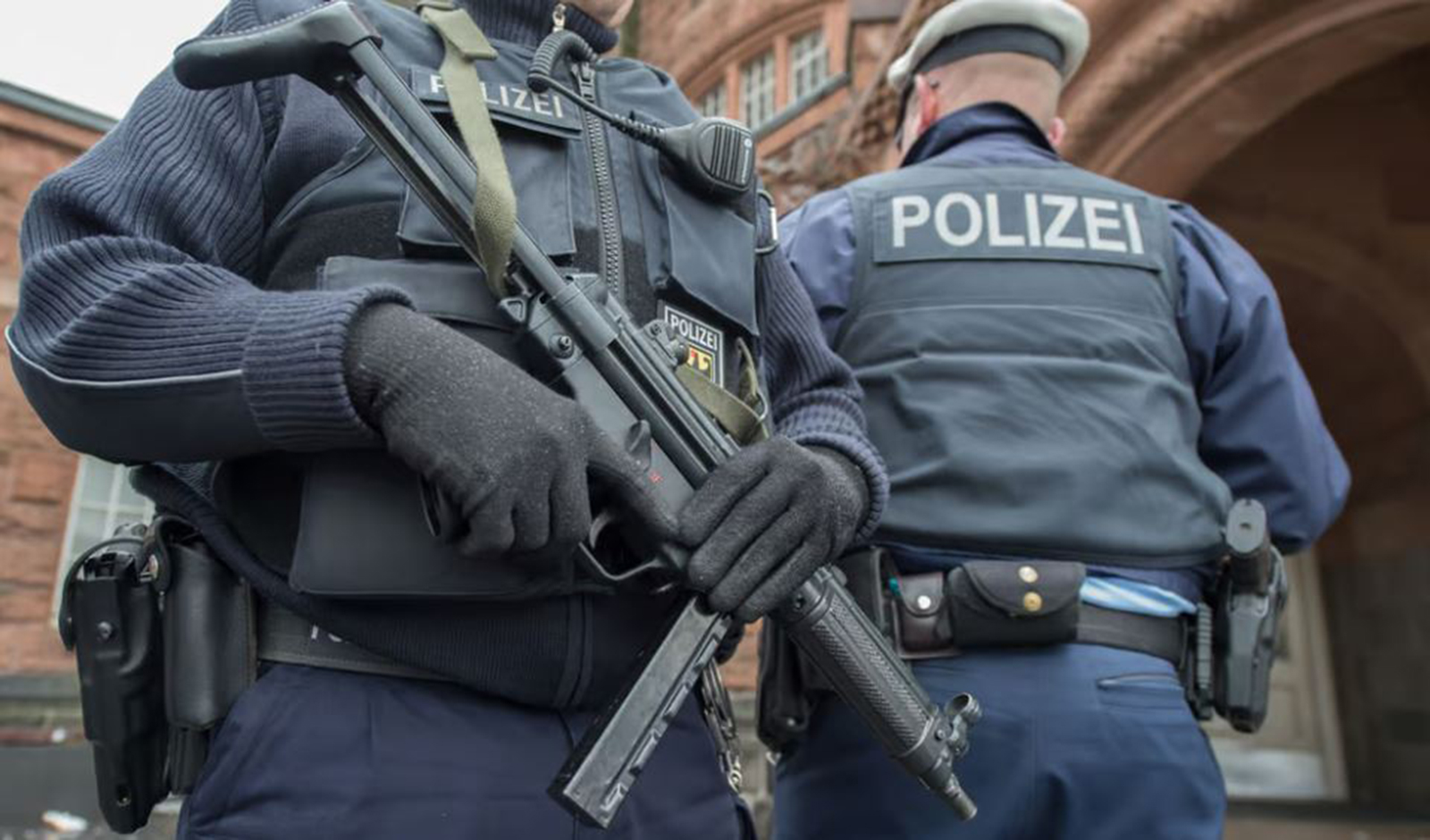 محاكمة ضابطي شرطة في ألمانيا تسببا في وفاة مريض عقلي