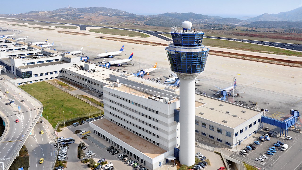 اليونان تستعد لبيع 30% من مطار أثينا الدولي