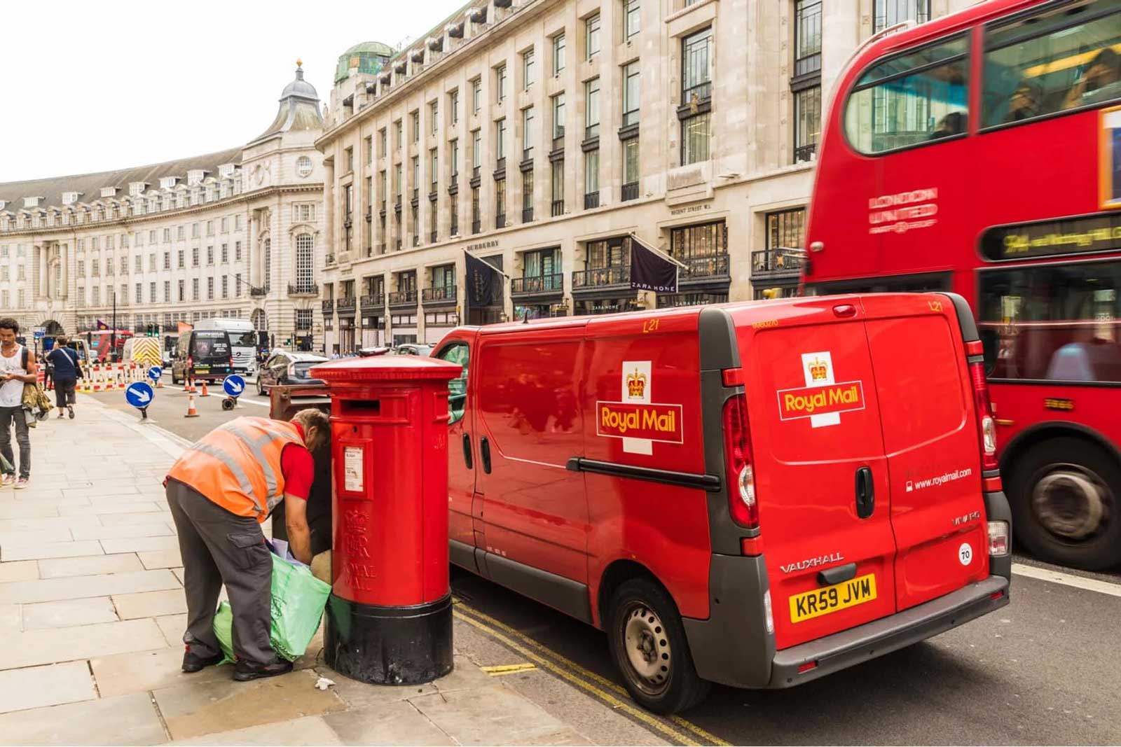 «فضيحة الإدانة الخطأ» تطيح برئيس شركة البريد البريطانية
