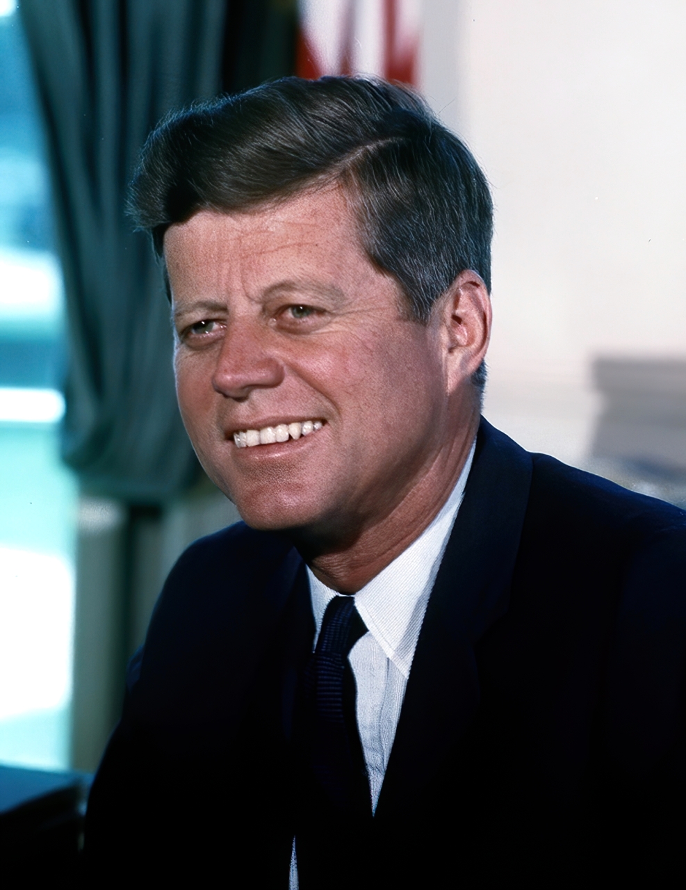 الصورة : 1962 - الرئيس الأمريكي جون كينيدي يقرر حظر جميع أنواع المبادلات التجارية مع كوبا باستثناء المواد الغذائية والأدوية.