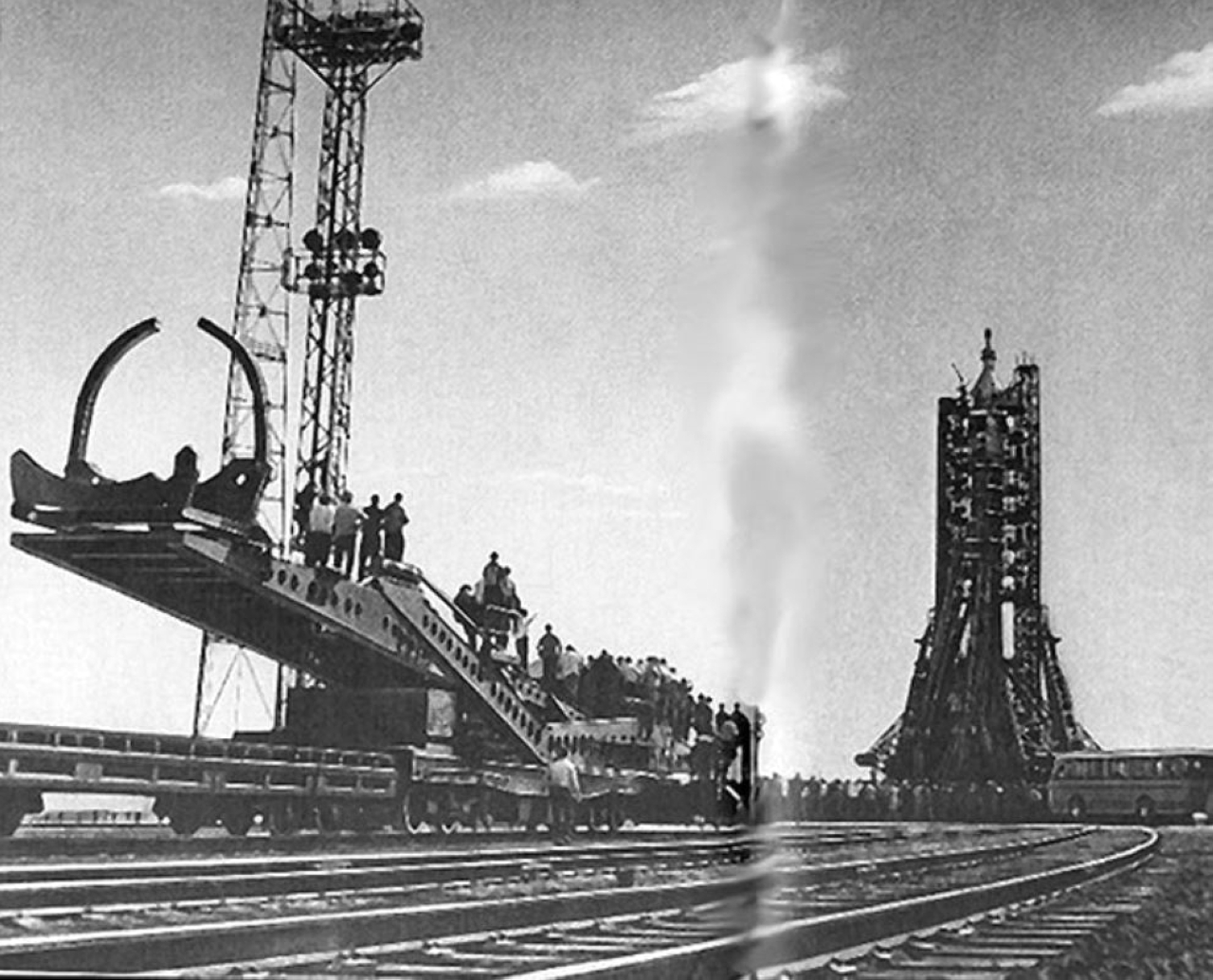 الصورة : 1955 الاتحاد السوفييتي يبدأ إنشاء محطة بايكونور لإطلاق السفن الفضائية في جمهورية كازاخستان.