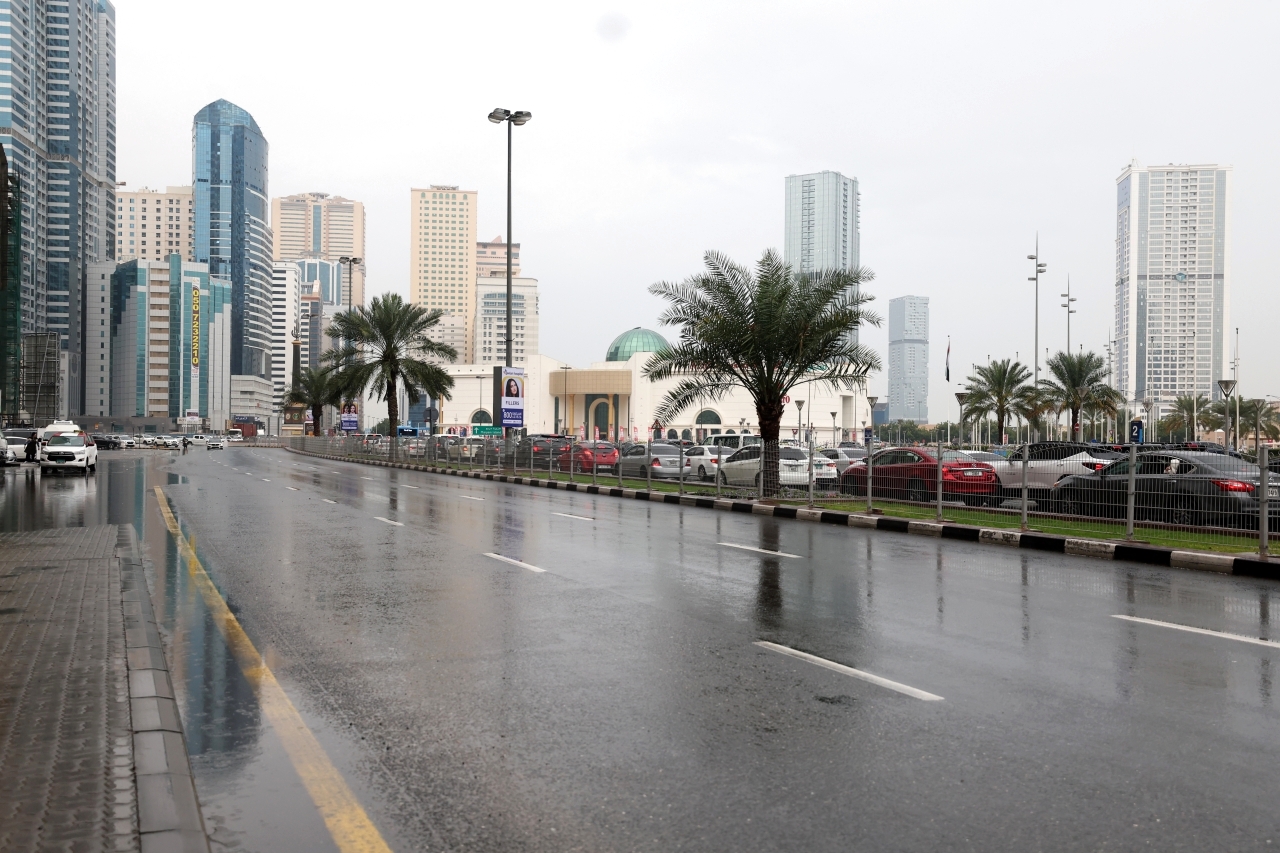 الصورة : جانب من الأمطار في شوارع الشارقة