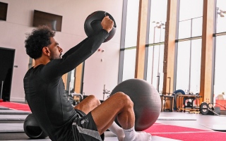 الصورة: الصورة: بعد تعافيه من تمزق في العضلة الخلفية..محمد صلاح يعود لتدريبات ليفربول "فيديو"