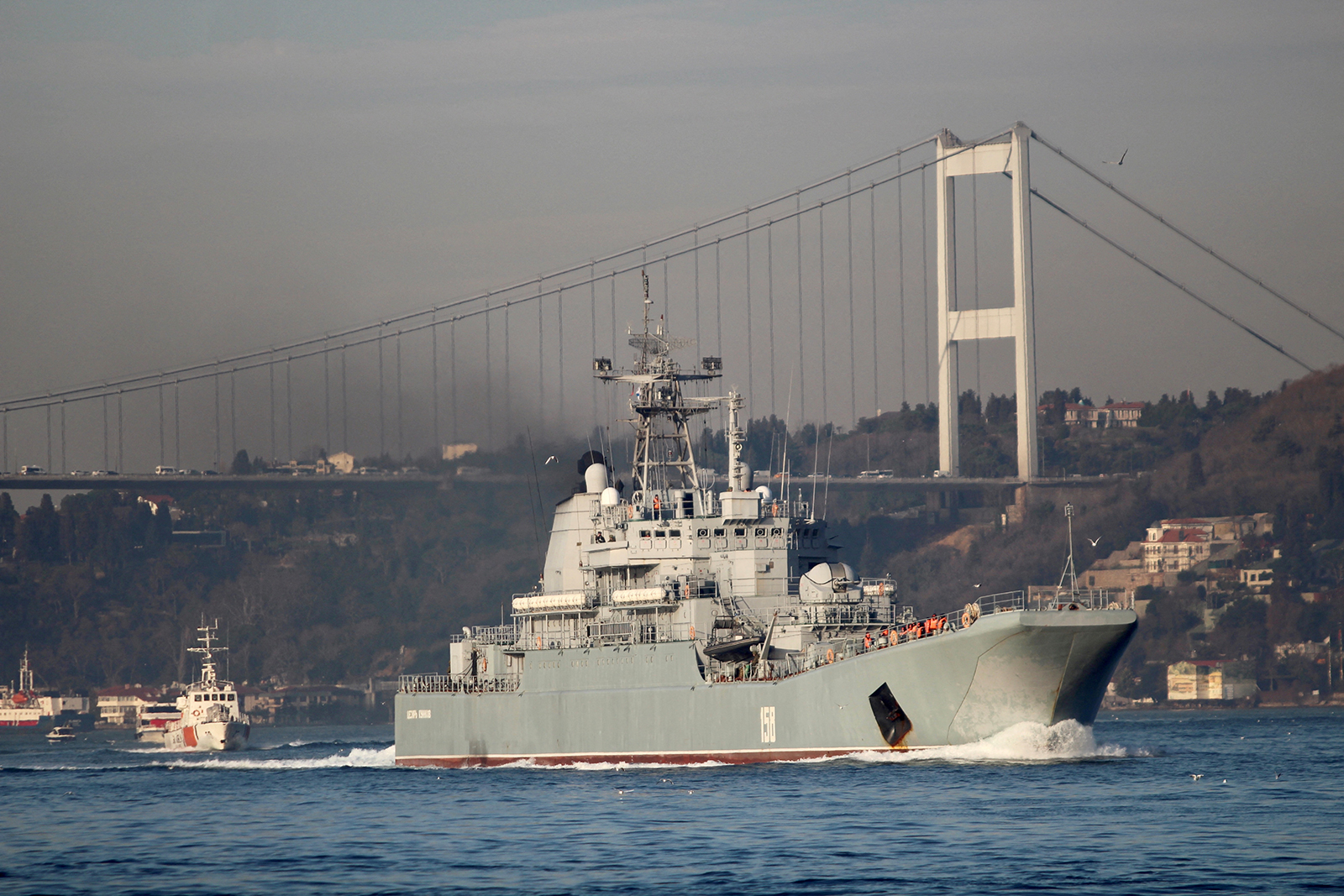 أوكرانيا تؤكد إغراق سفينة إنزال روسية في البحر الأسود