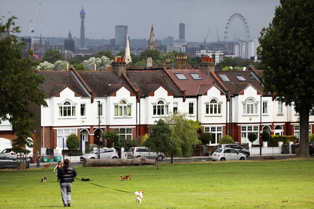 ارتفاع أسعار المساكن في بريطانيا لأول مرة منذ 4 شهور
