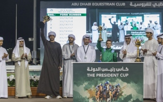 الصورة: الصورة: «كينج ميكر» بطل كأس رئيس الدولة للخيول العربية الأصيلة