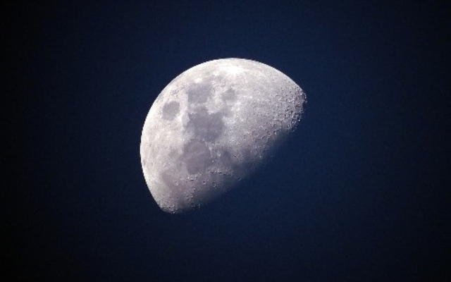 الصورة: الصورة: محاكاة غبار القمر لتسهيل مهام الاستكشاف