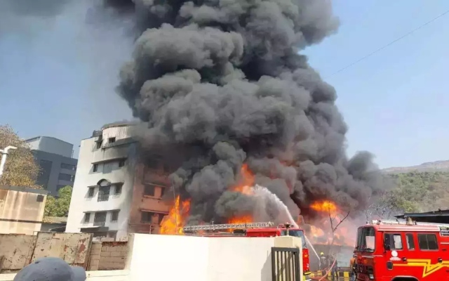 الصورة: الصورة: مقتل 15 شخصاً جراء حريق بمبنى سكني في الصين