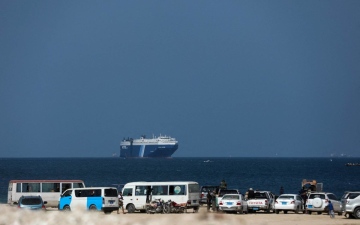 الصورة: الصورة: بلاغ عن حادث على بعد 70 ميلاً بحرياً شرقي ميناء جيبوتي.. والحوثيون يهلنون استهداف ناقلة