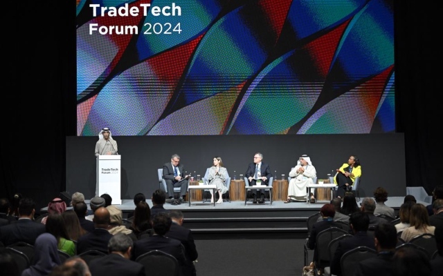 الصورة: الصورة: مبادرات الإمارات تعيد صياغة مستقبل التجارة العالمية