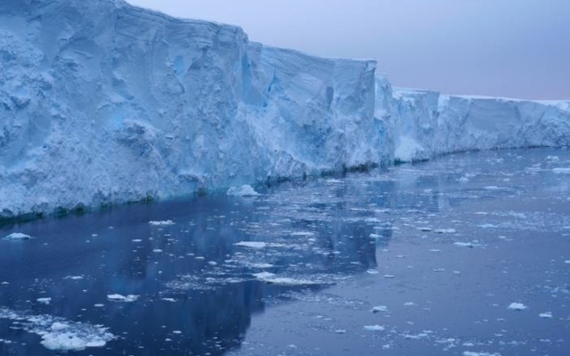 الصورة: الصورة: أكبر نهر متجمد في العالم يفقد 50 مليار طن من الجليد