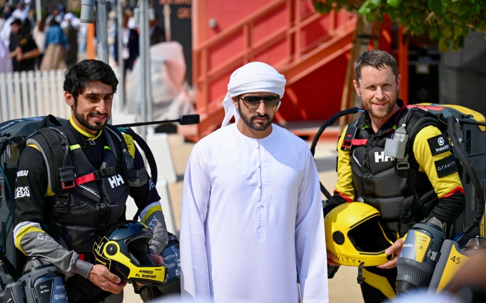 الصورة: الصورة: حمدان بن محمد يشهد منافسات بطولة دبي للبدلات النفاثة الأولى من نوعها عالميًا