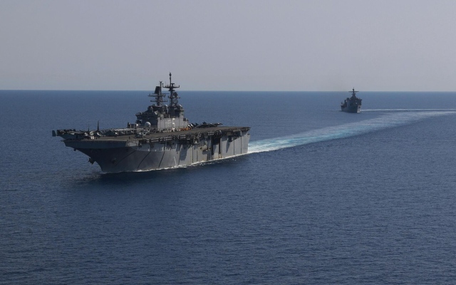 الصورة: الصورة: الجيش الأمريكي يستهدف صواريخ ومسيَّرات هدَّدت السفن في البحر الأحمر