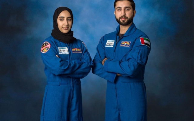 الصورة: الصورة: نورا المطروشي ومحمد الملا يستعدان للتخرج في «برنامج ناسا لرواد الفضاء» 5 مارس المقبل