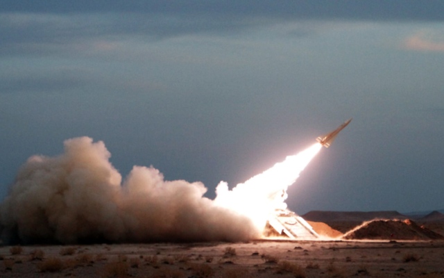 الصورة: الصورة: الجيش الأمريكي يعلن تنفيذ ضربة ضد صاروخ تابع للحوثيين