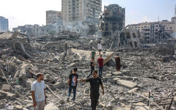 الصورة: الصورة: ارتفاع حصيلة قتلى القصف الإسرائيلي على غزة إلى 30 ألفاً و320 شخصاً