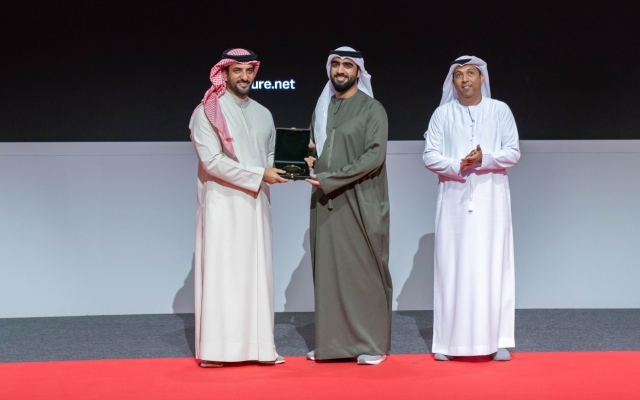 الصورة: الصورة: سلطان بن أحمد يكرم الفائزين بجوائز إكسبوجر العالمية للتصوير الفوتوغرافي
