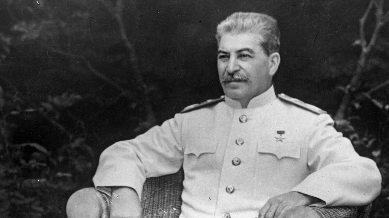 الصورة : 1953 الإعلان عن وفاة جوزيف ستالين بعد 31 عاماً من قيادته للاتحاد السوفييتي.