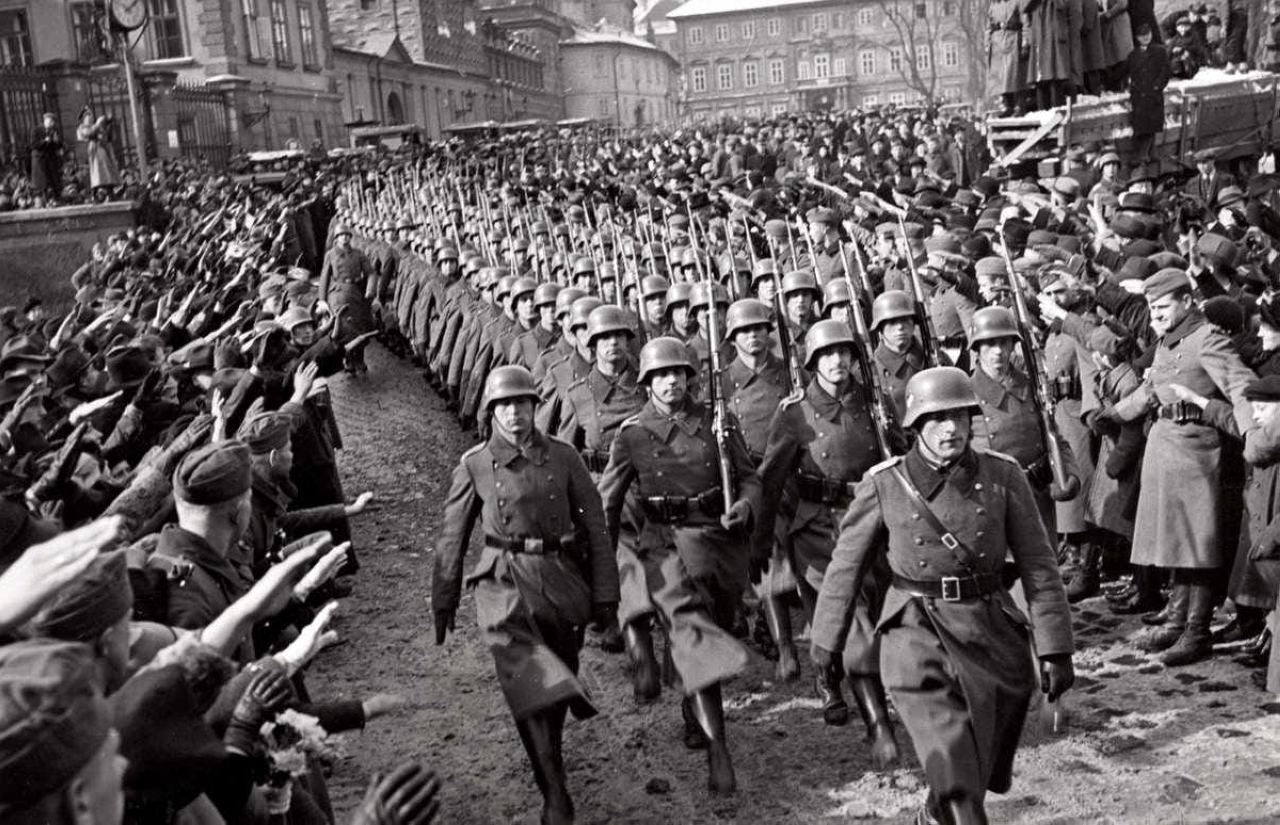 الصورة : 1939 الجيوش الألمانية تدخل براغ وتسيطر على ما تبقى من تشيكوسلوفاكيا.