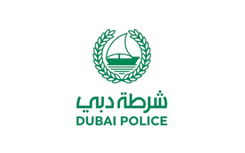 الصورة: الصورة: شرطة دبي تقبض على متسول متنكر بزي نسائي