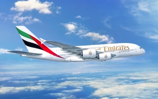 طيران الإمارات تستأنف رحلات «العملاقة» للرياض بأبريل