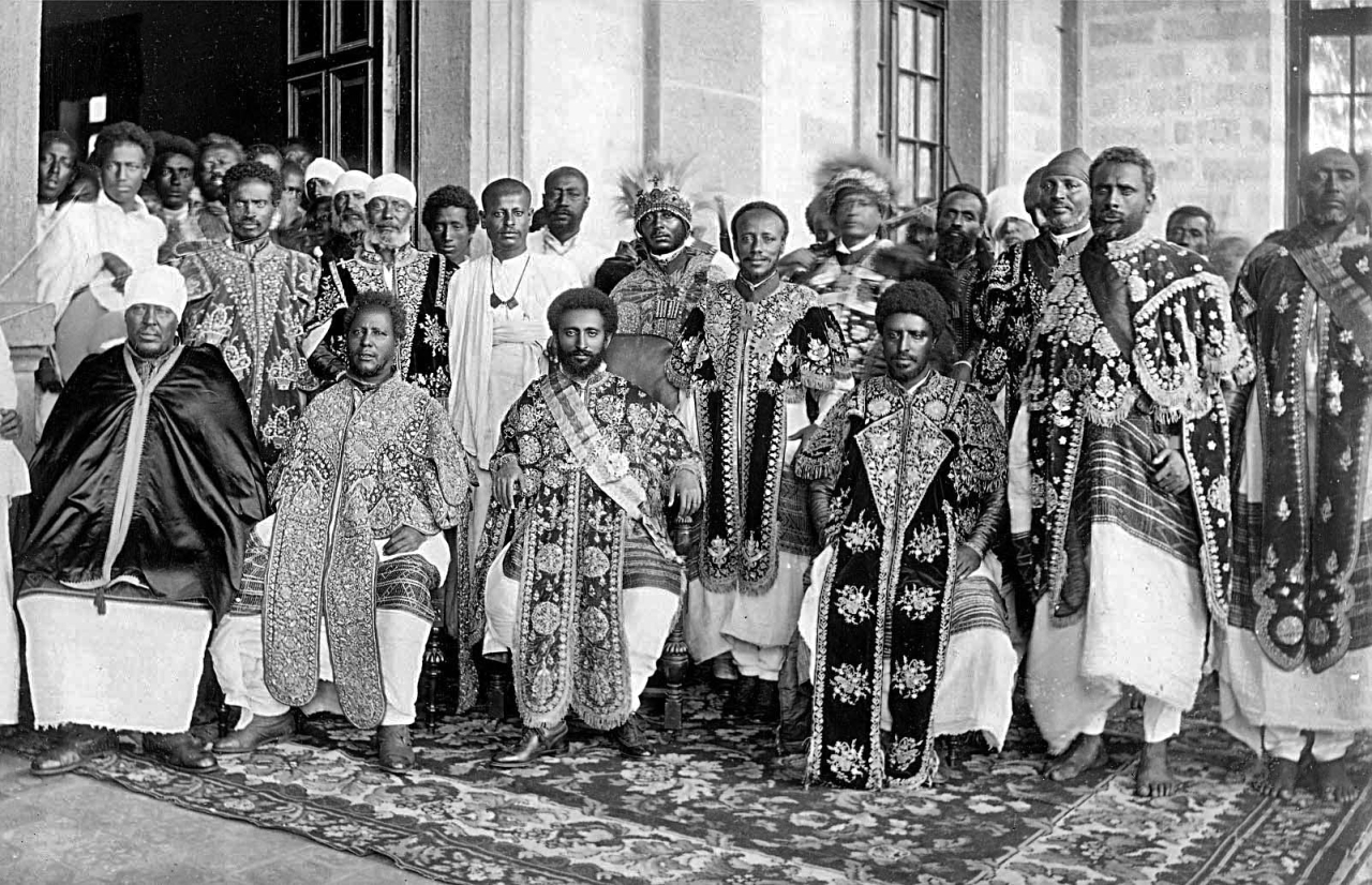 الصورة : 1975 إلغاء منصب النجاشي (الإمبراطور) في إثيوبيا، والإعلان عن قيام الجمهورية.