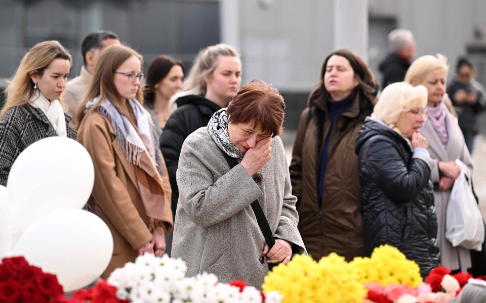 الصورة: الصورة: ارتفاع حصيلة ضحايا هجوم موسكو إلى 143 قتيلاً