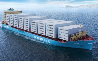 أكبر سفينة حاويات بالعالم تعمل بالميثانول الأخضر تدخل ميناء هامبورغ